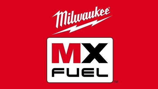 Wibrator plecakowy Milwaukee MXF CVBP-0 do betonu