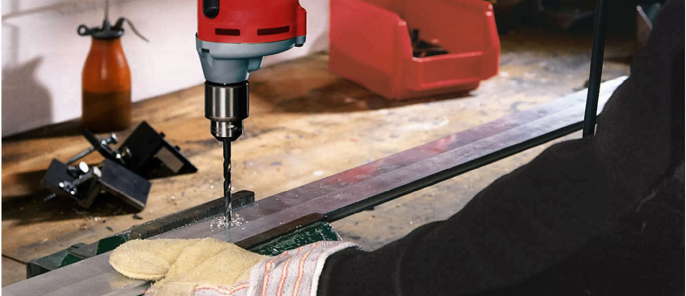 Drilling in metal: drill bits for metal, tips