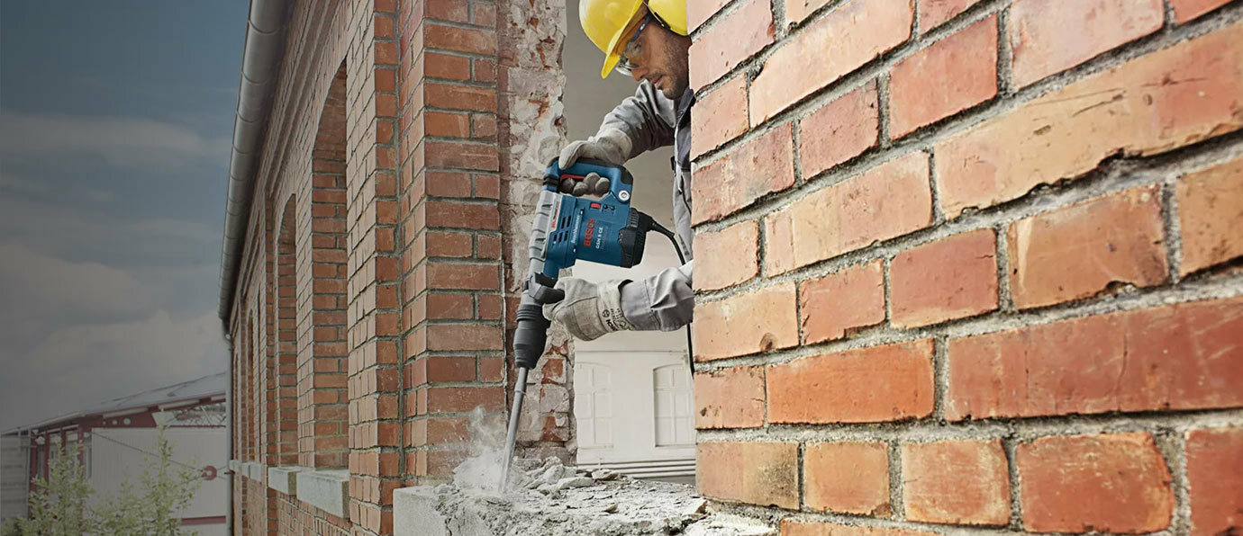 Czym są młoty kujące? Poznaj ich zastosowanie i parametry