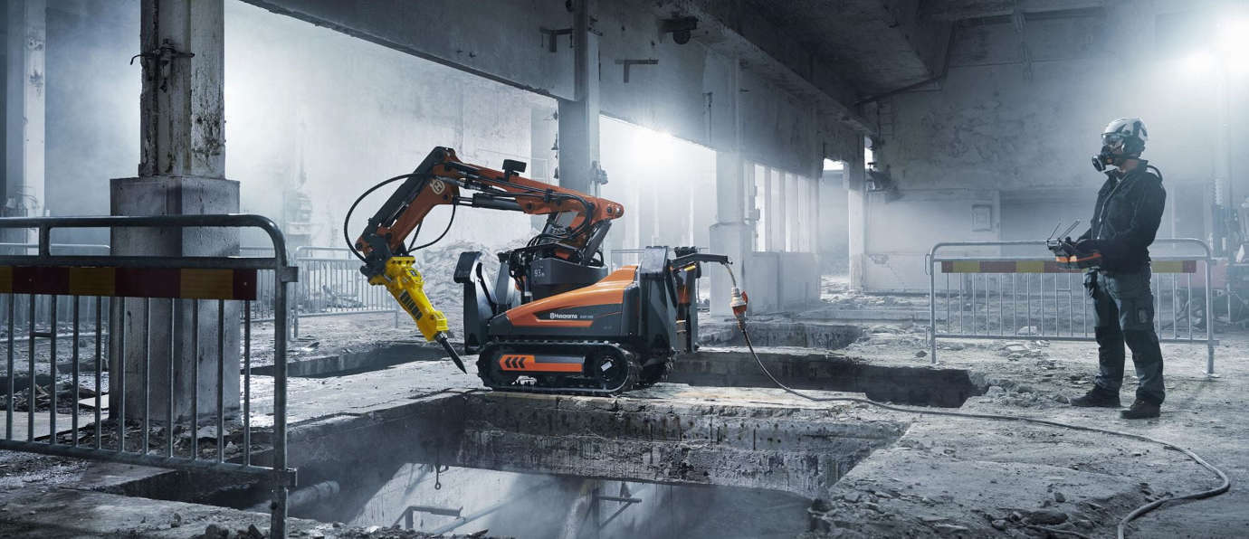 Nowa oferta robotów wyburzeniowych Husqvarna z serii DXR
