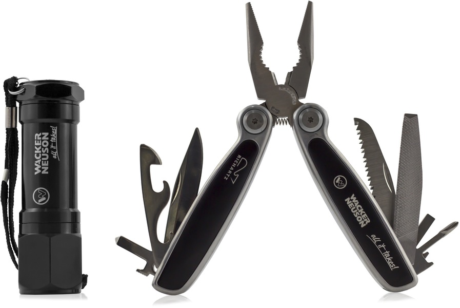 Choreman kit – multitool and flashlight