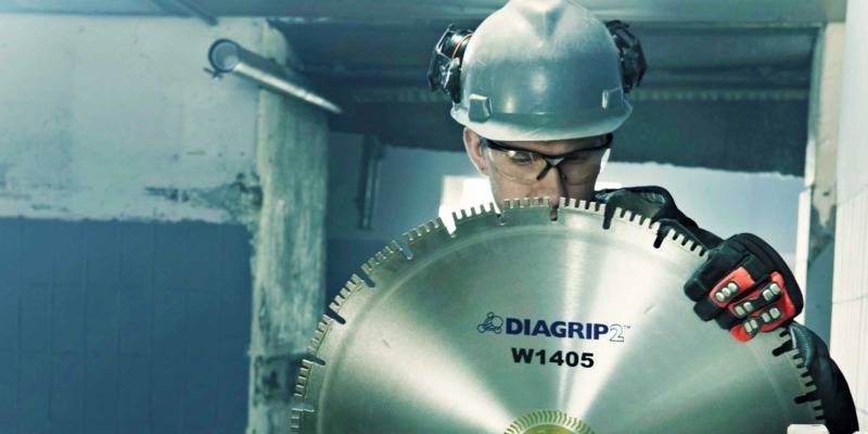 Accessories and parts Operation of equipment under full control