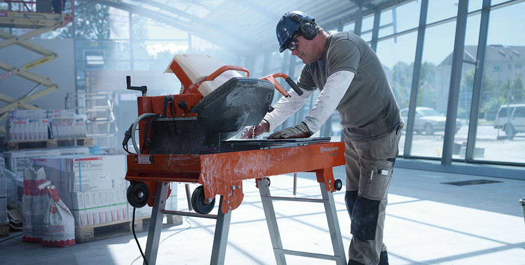 Stolikowa przecinarka elektryczna Husqvarna TS 400 F 230 V (400 mm), głębokość cięcia 125 mm