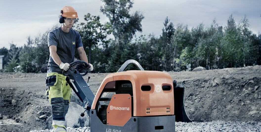 Zagęszczarka rewersyjna 500 kg Husqvarna (Atlas Copco) LG504 Hatz El, 700 mm, rozruch elektryczny