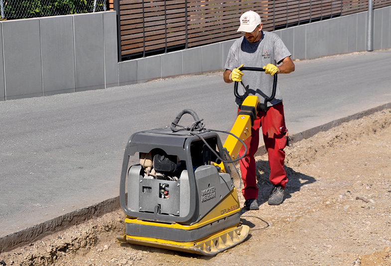 Zagęszczarka rewersyjna 500 kg Wacker Neuson DPU 6555 Heh, 710 mm, rozrusznik elektryczny, licznik godzin pracy