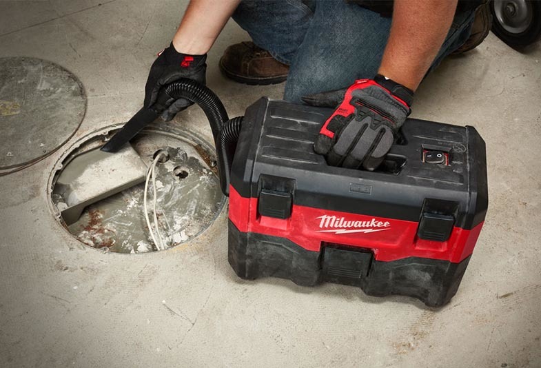 Odkurzacz na sucho i mokro Milwaukee M18 VC2