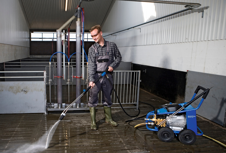 Mobile cold water pressure washer Nilfisk MC 8P-160/2500