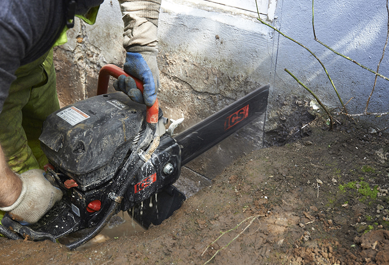 Ręczna, łańcuchowa przecinarka spalinowa ICS 695XL GC, głębokość cięcia 400 mm