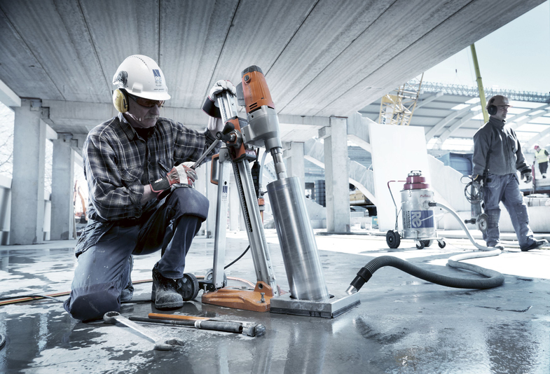 Drill stand with Husqvarna DMS 240 core drill 