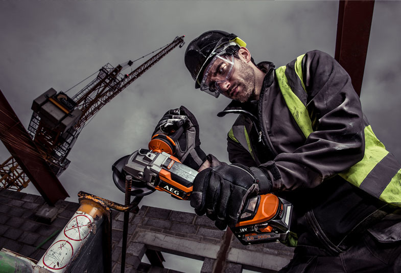 Bezszczotkowa szlifierka kątowa AEG PowerTools BEWS18-125BL-0
