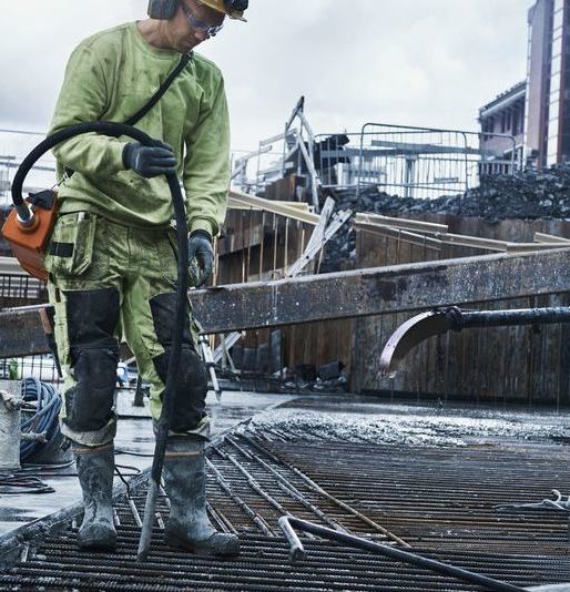 Wibrator pogrążalny Husqvarna AME 1600 do betonu (wałek 4 m, buława 39 mm)