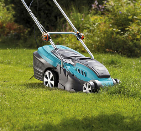 Mowing the grass: which mower should you choose? Gardener's guide
