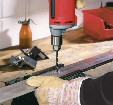 Drilling in metal: drill bits for metal, tips