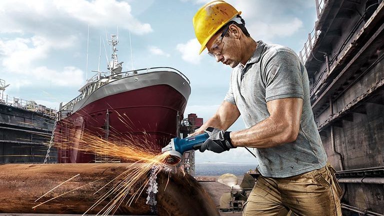 Wybieramy szlifierkę kątową do domu. Modele do 400 zł