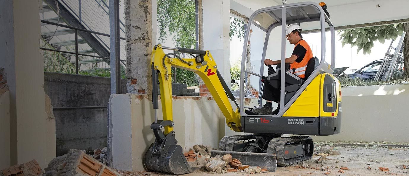 Mini-excavator services – equipment advice, range of activities, prices