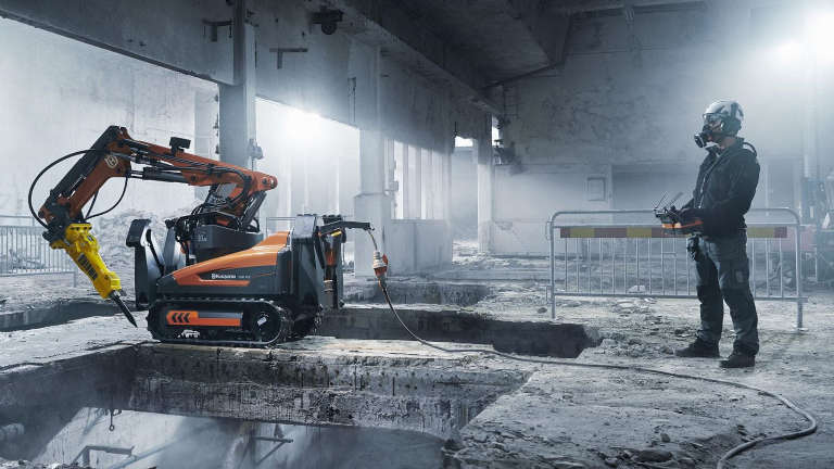 Nowa oferta robotów wyburzeniowych Husqvarna z serii DXR