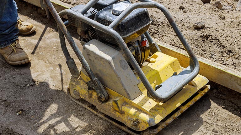 Budowa zagęszczarki do gruntu