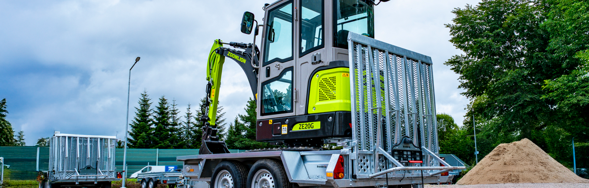 Przewożenie koparki na lawecie – co musisz wiedzieć